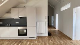             Erstbezug: Schöne, geräumige 3-Zimmer-Mietwohnung mit neuer Küchenzeile in zentraler Lage in Knittelfeld - direkt am Hauptplatz
    
