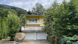             Großzügiges Einfamilienhaus mit herrlichen Blick in die Natur
    