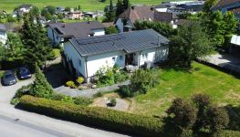             Tolles Einfamilienhaus in Toplage von Göfis mit großem Garten und Naturnähe
    