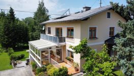             Nettes Wohnhaus in guter Lage mit Wintergarten und großer Terrasse!
    