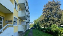             Gut vermietete Kleinwohnung mit Balkon und Schlossbergblick!
    